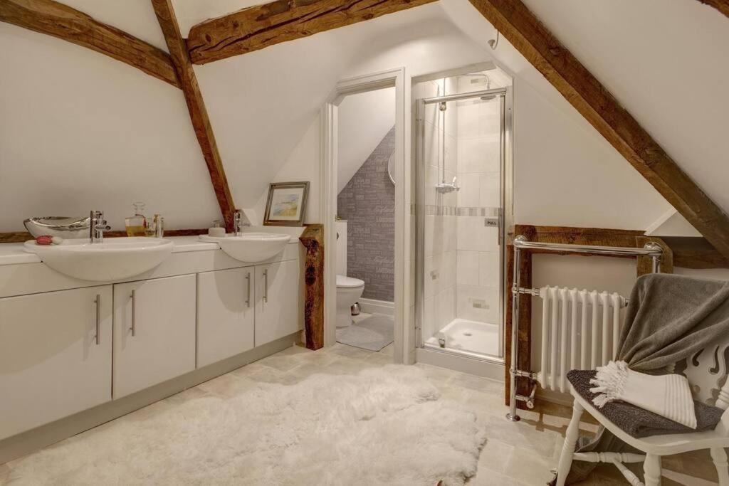 Historic Cotswold Chic Style For Uk Staycation Bourton-on-the-Water Kültér fotó