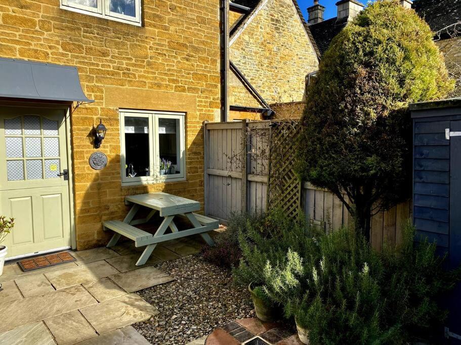 Historic Cotswold Chic Style For Uk Staycation Bourton-on-the-Water Kültér fotó