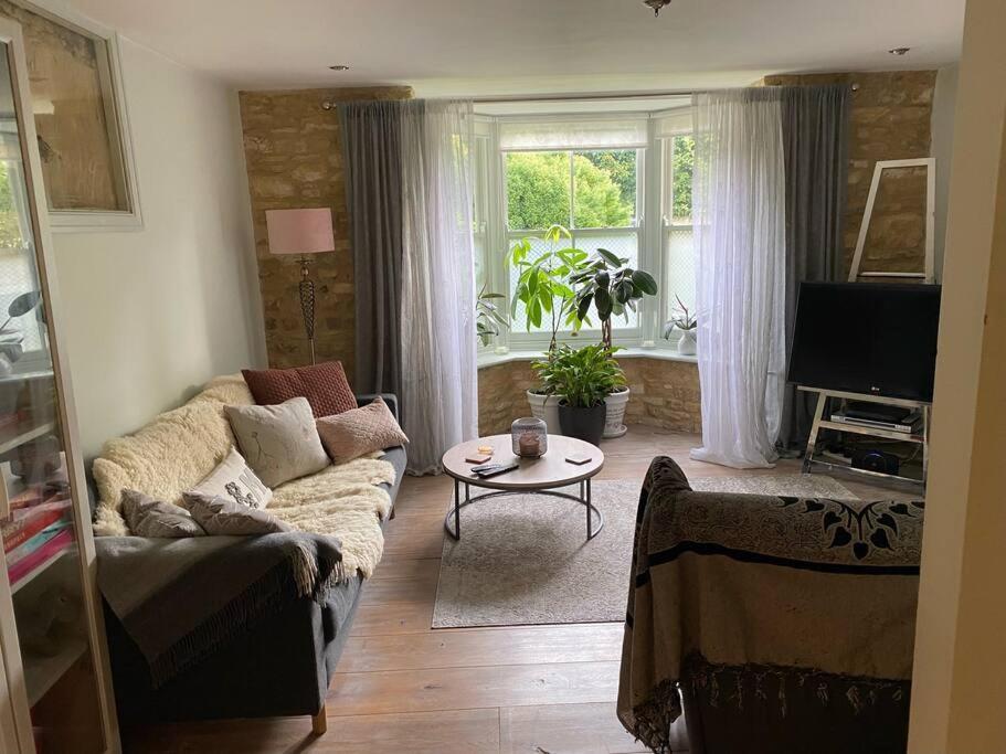 Historic Cotswold Chic Style For Uk Staycation Bourton-on-the-Water Kültér fotó