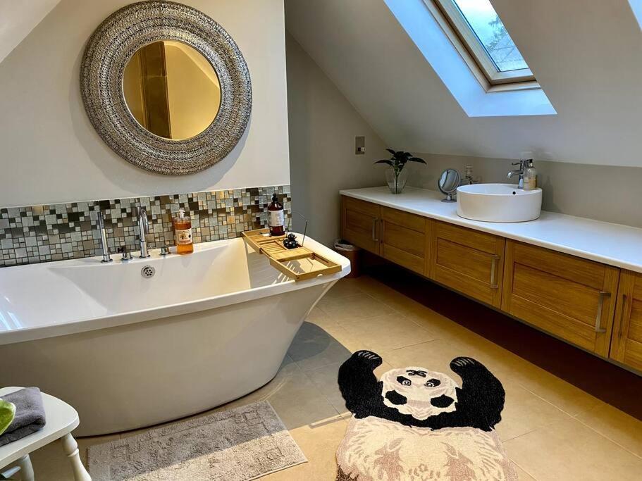 Historic Cotswold Chic Style For Uk Staycation Bourton-on-the-Water Kültér fotó